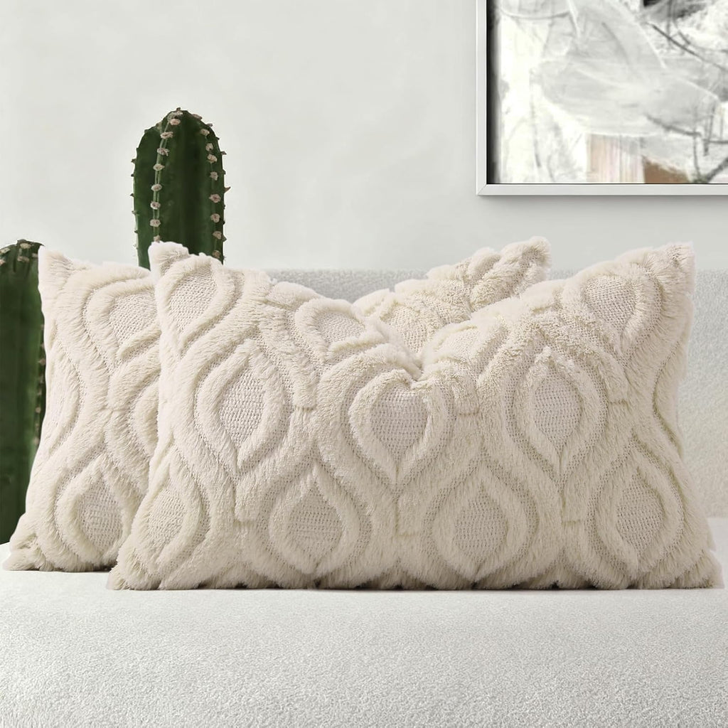 decorUhome Throw Pillow Covers 18x18 Inch Set of 2, Soft Plush Faux Wool Cream White Solid Couch Pillow Covers, Accent Farmhouse Neutral Square Pillow Cases for Sofa Bed Living Room