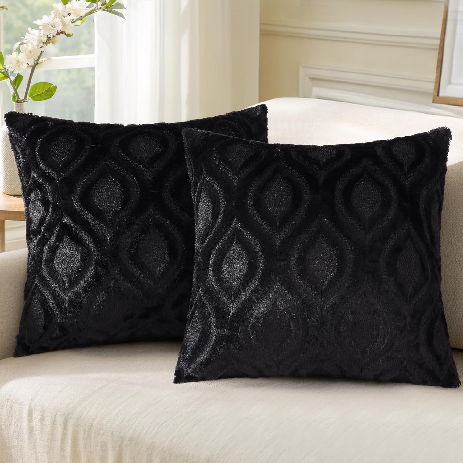 decorUhome Throw Pillow Covers 18x18 Inch Set of 2, Soft Plush Faux Wool Cream White Solid Couch Pillow Covers, Accent Farmhouse Neutral Square Pillow Cases for Sofa Bed Living Room