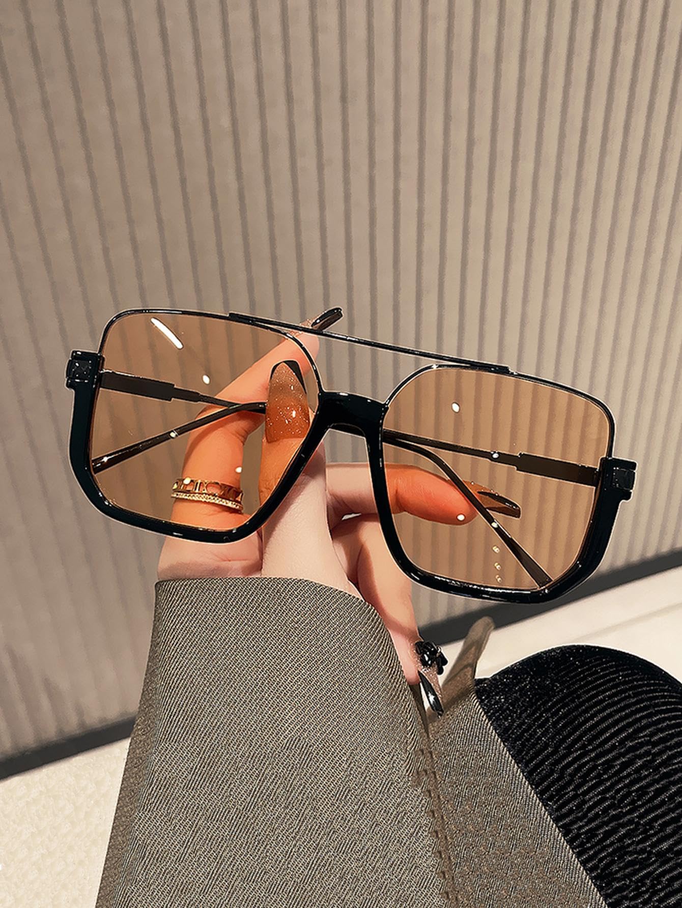 GUVIVI Retro Oversized Aviator Sunglasses for Women Men Square Double Bridge Pilot Sun Glasses 70s Trendy Shades