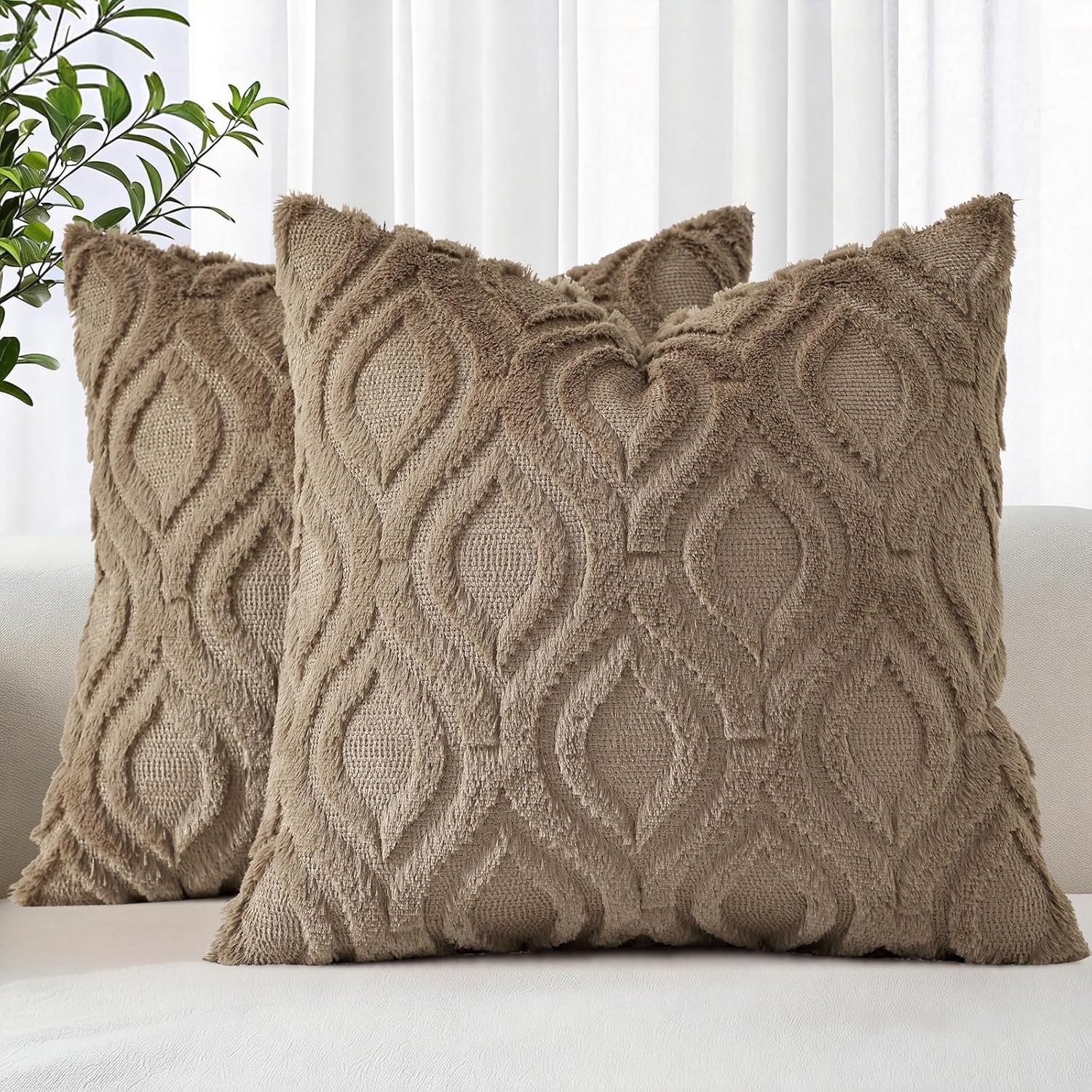 decorUhome Throw Pillow Covers 18x18 Inch Set of 2, Soft Plush Faux Wool Cream White Solid Couch Pillow Covers, Accent Farmhouse Neutral Square Pillow Cases for Sofa Bed Living Room