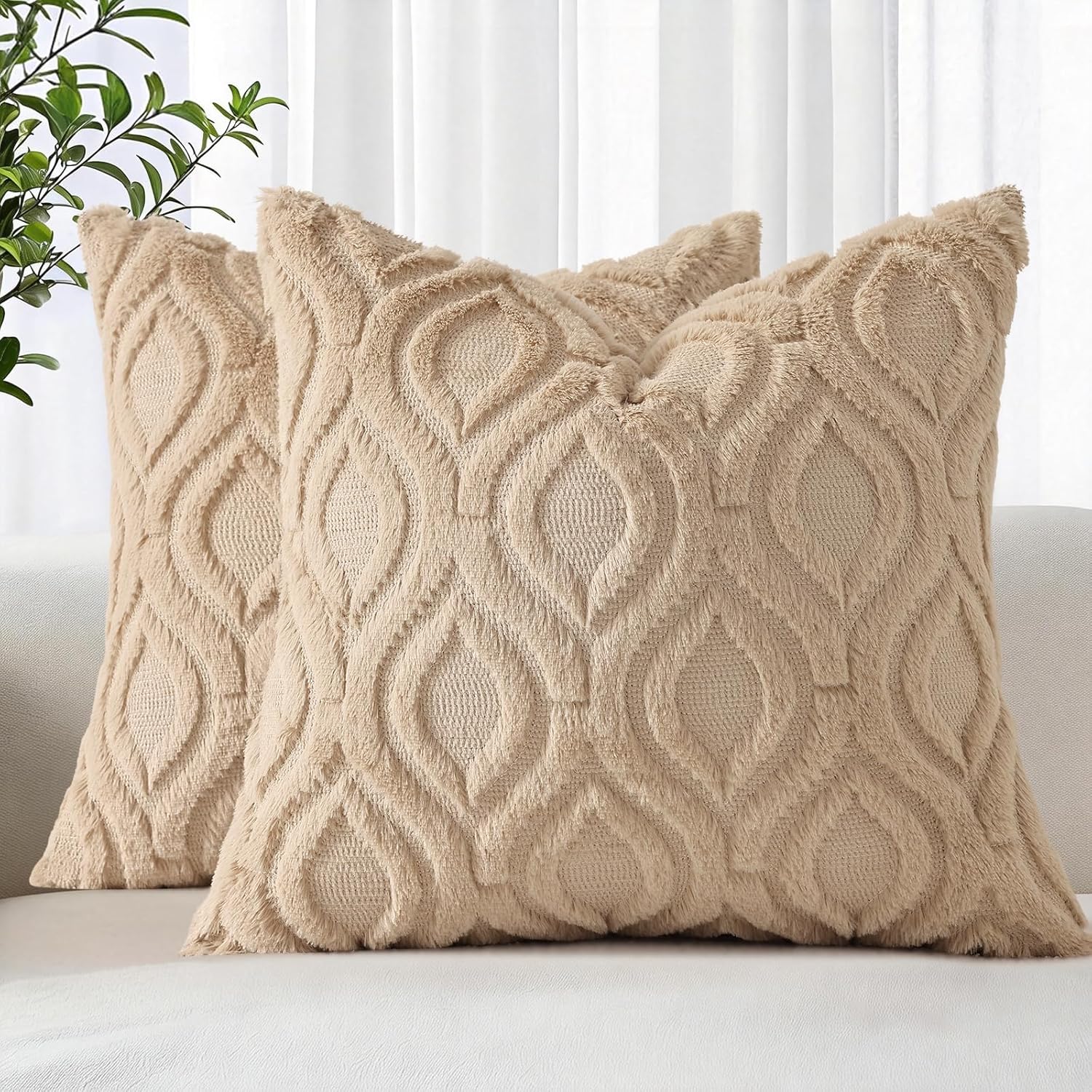 decorUhome Throw Pillow Covers 18x18 Inch Set of 2, Soft Plush Faux Wool Cream White Solid Couch Pillow Covers, Accent Farmhouse Neutral Square Pillow Cases for Sofa Bed Living Room