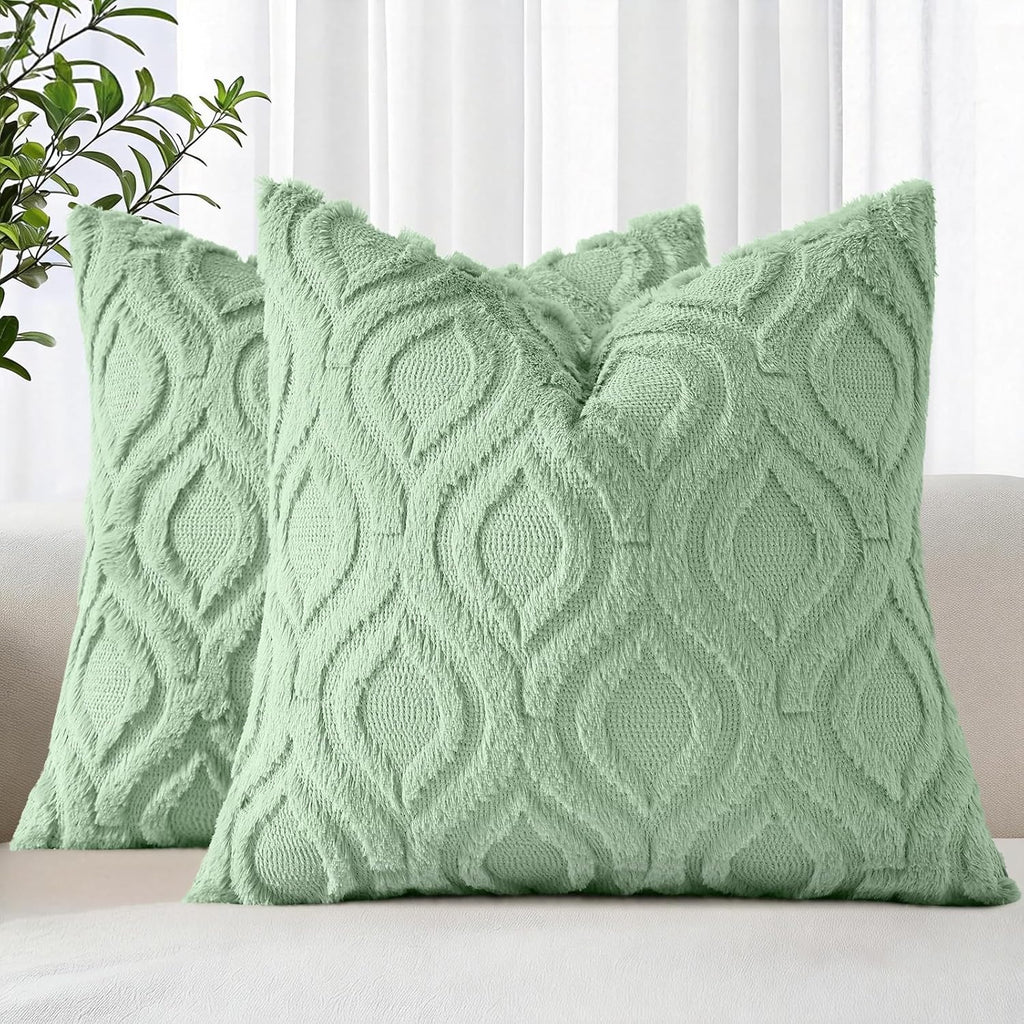decorUhome Throw Pillow Covers 18x18 Inch Set of 2, Soft Plush Faux Wool Cream White Solid Couch Pillow Covers, Accent Farmhouse Neutral Square Pillow Cases for Sofa Bed Living Room