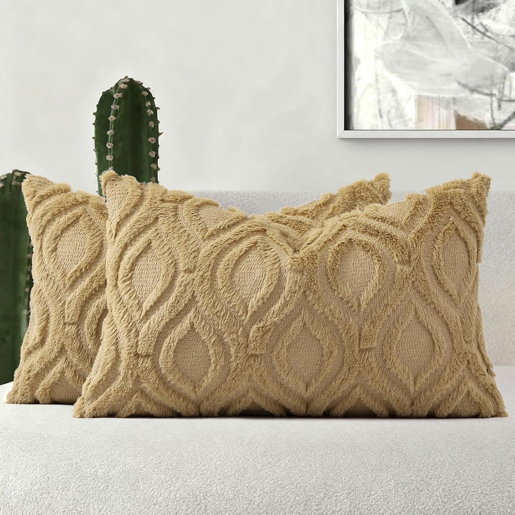decorUhome Throw Pillow Covers 18x18 Inch Set of 2, Soft Plush Faux Wool Cream White Solid Couch Pillow Covers, Accent Farmhouse Neutral Square Pillow Cases for Sofa Bed Living Room