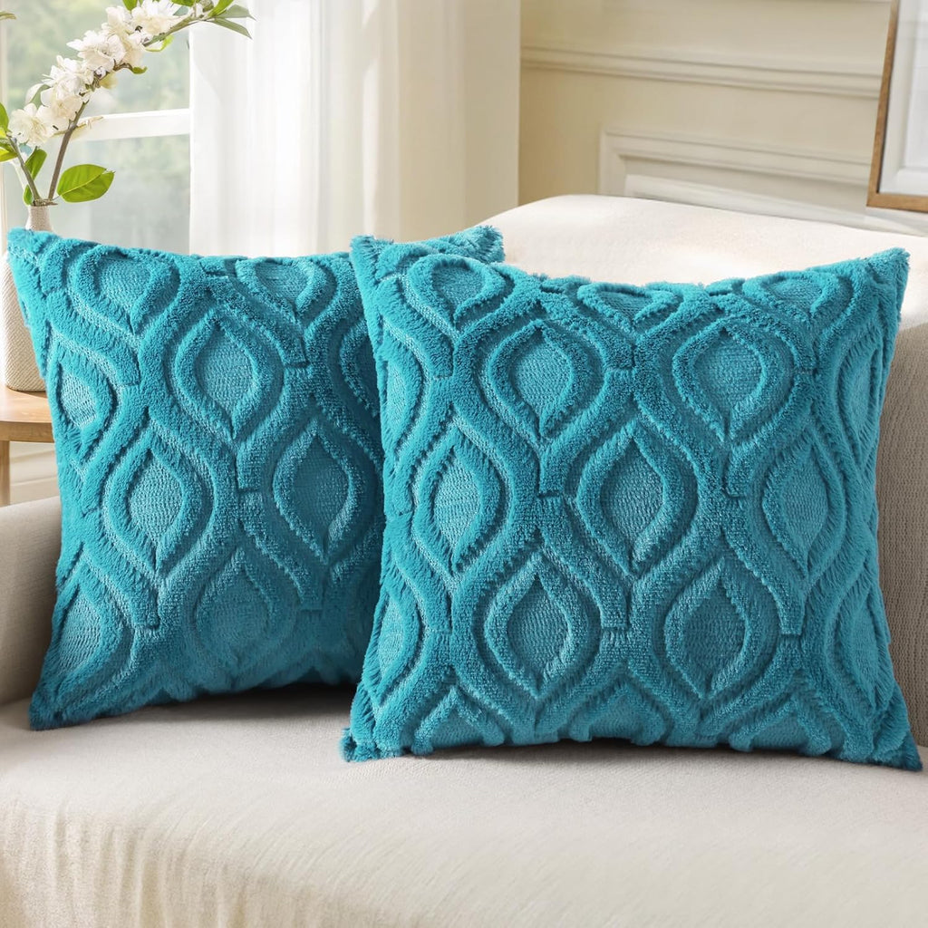 decorUhome Throw Pillow Covers 18x18 Inch Set of 2, Soft Plush Faux Wool Cream White Solid Couch Pillow Covers, Accent Farmhouse Neutral Square Pillow Cases for Sofa Bed Living Room