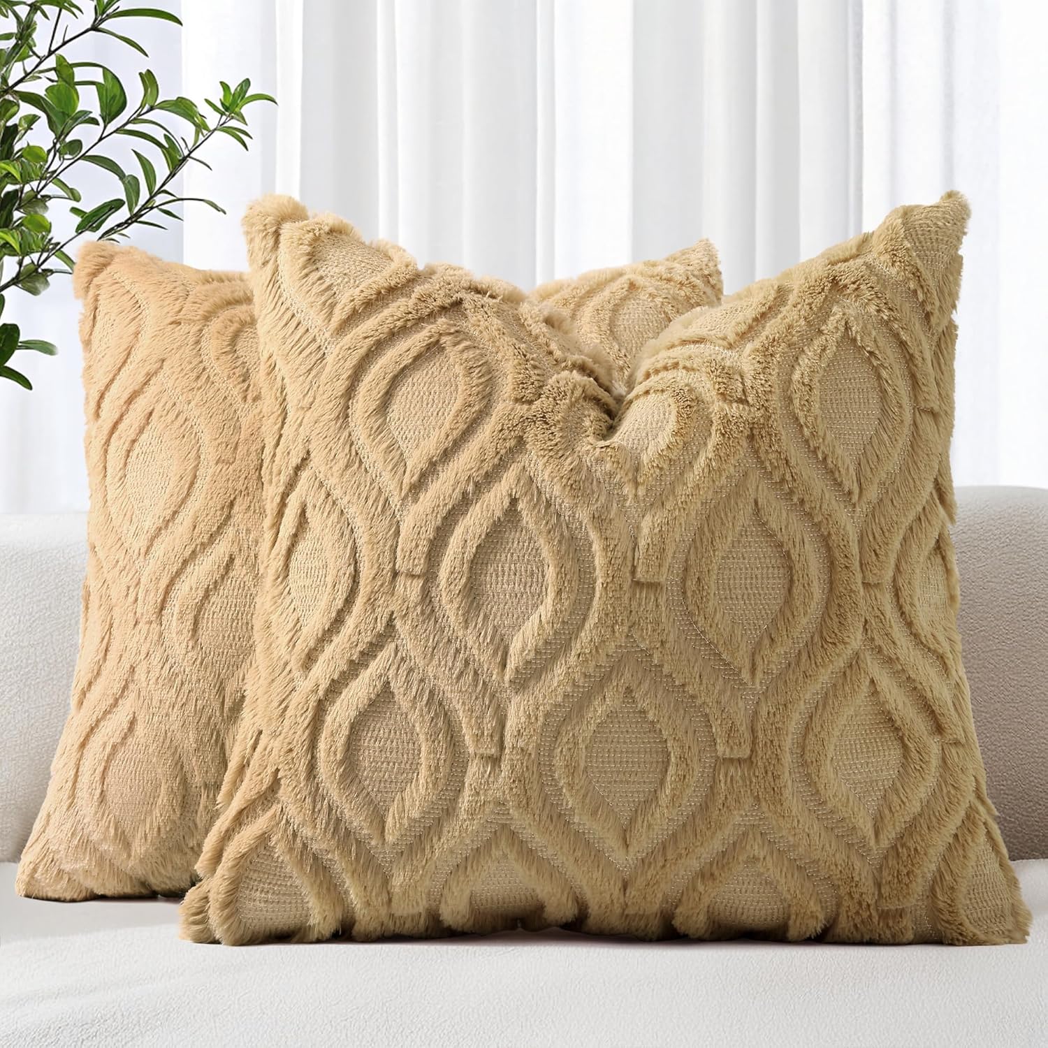 decorUhome Throw Pillow Covers 18x18 Inch Set of 2, Soft Plush Faux Wool Cream White Solid Couch Pillow Covers, Accent Farmhouse Neutral Square Pillow Cases for Sofa Bed Living Room