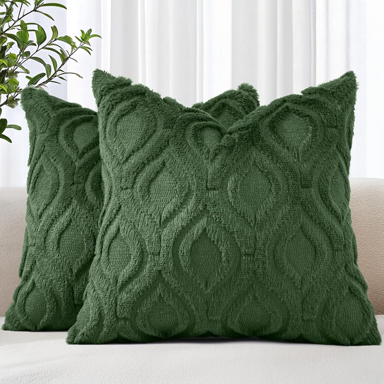 decorUhome Throw Pillow Covers 18x18 Inch Set of 2, Soft Plush Faux Wool Cream White Solid Couch Pillow Covers, Accent Farmhouse Neutral Square Pillow Cases for Sofa Bed Living Room