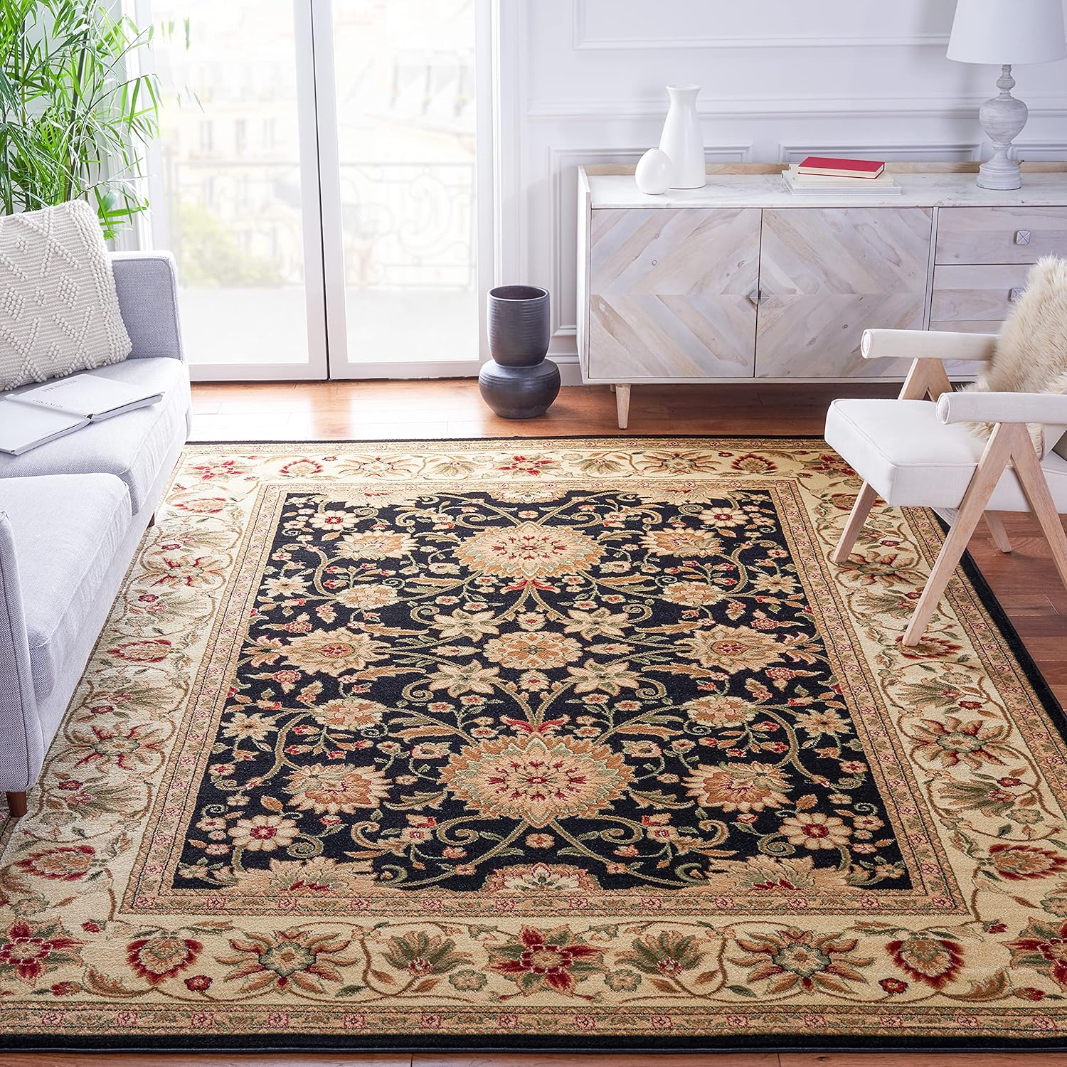 SAFAVIEH Lyndhurst Collection Area Rug - 5'3" x 7'6", Ivory & Red, Traditional Oriental Design, Non-Shedding & Easy Care, Ideal for High Traffic Areas in Living Room, Bedroom (LNH212K)