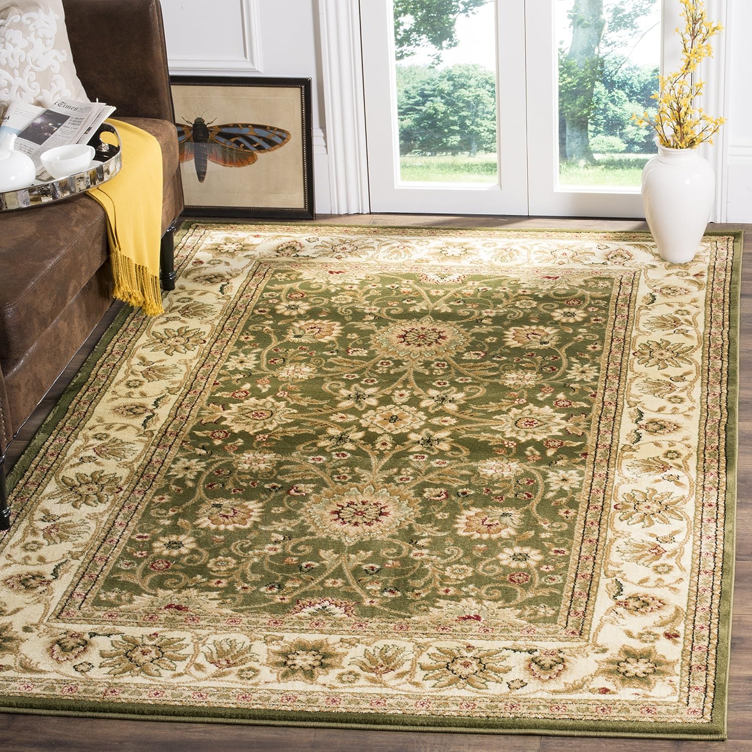 SAFAVIEH Lyndhurst Collection Area Rug - 5'3" x 7'6", Ivory & Red, Traditional Oriental Design, Non-Shedding & Easy Care, Ideal for High Traffic Areas in Living Room, Bedroom (LNH212K)