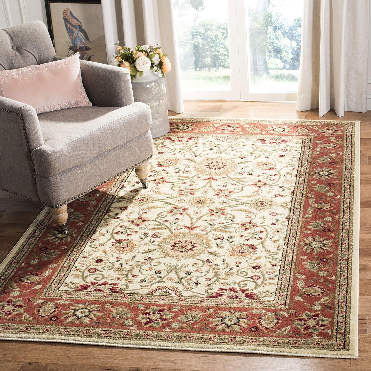 SAFAVIEH Lyndhurst Collection Area Rug - 5'3" x 7'6", Ivory & Red, Traditional Oriental Design, Non-Shedding & Easy Care, Ideal for High Traffic Areas in Living Room, Bedroom (LNH212K)