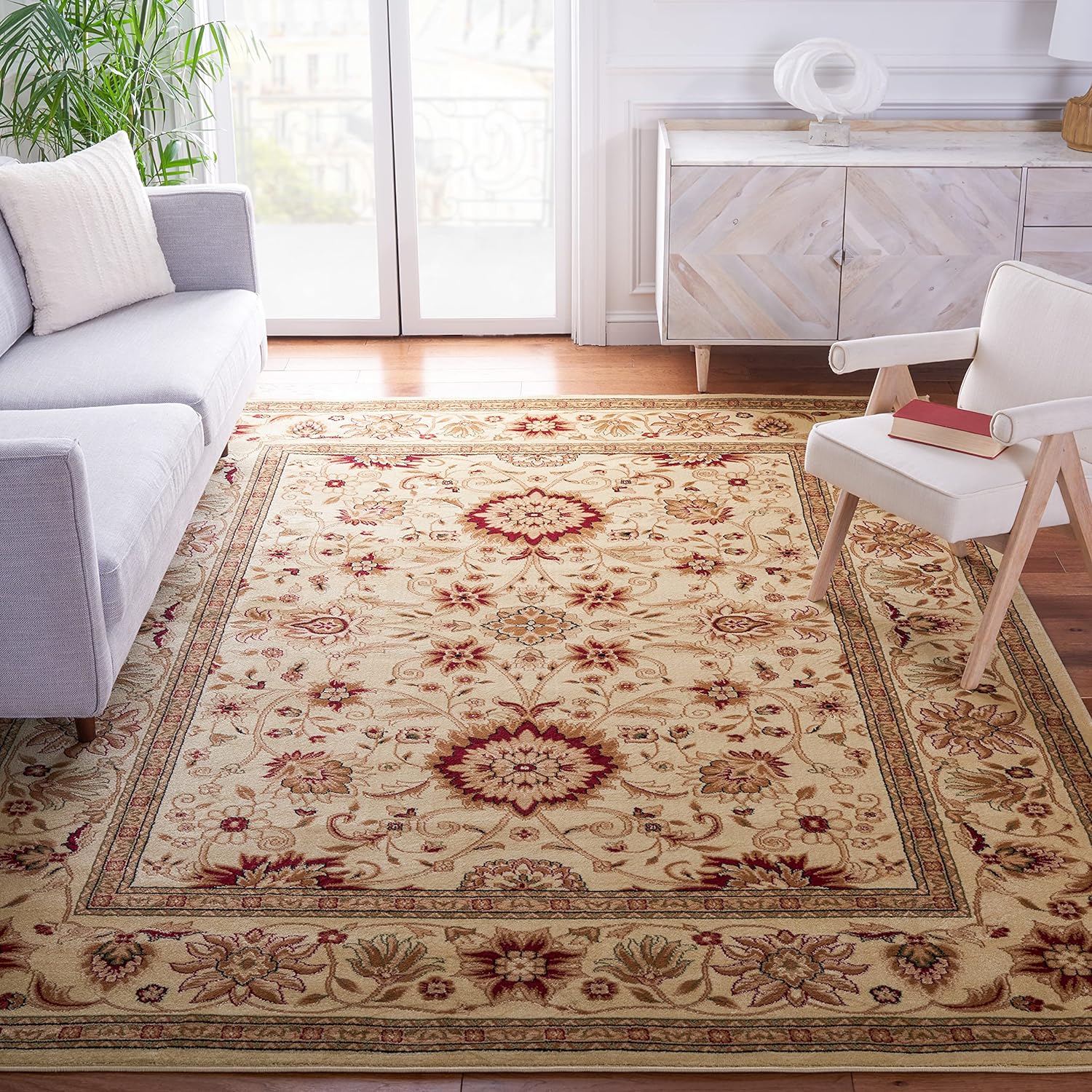 SAFAVIEH Lyndhurst Collection Area Rug - 5'3" x 7'6", Ivory & Red, Traditional Oriental Design, Non-Shedding & Easy Care, Ideal for High Traffic Areas in Living Room, Bedroom (LNH212K)