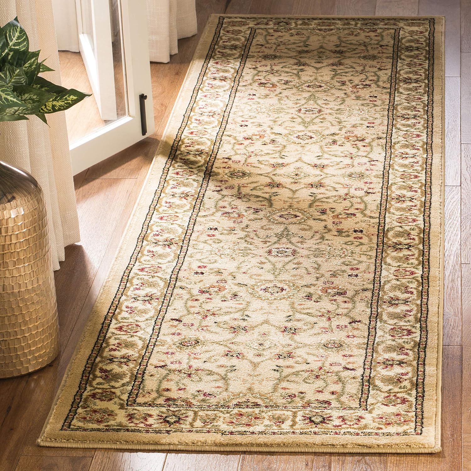SAFAVIEH Lyndhurst Collection Area Rug - 5'3" x 7'6", Ivory & Red, Traditional Oriental Design, Non-Shedding & Easy Care, Ideal for High Traffic Areas in Living Room, Bedroom (LNH212K)