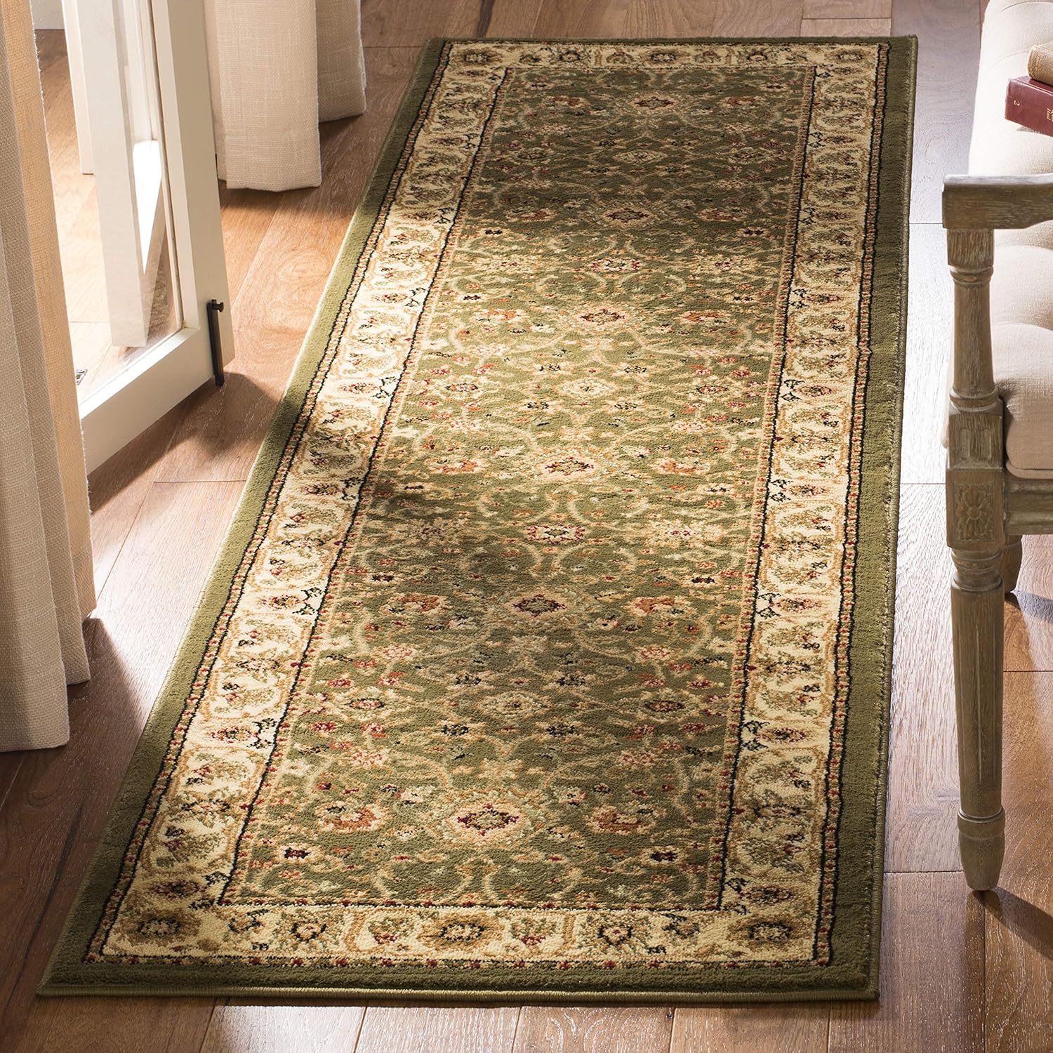 SAFAVIEH Lyndhurst Collection Area Rug - 5'3" x 7'6", Ivory & Red, Traditional Oriental Design, Non-Shedding & Easy Care, Ideal for High Traffic Areas in Living Room, Bedroom (LNH212K)