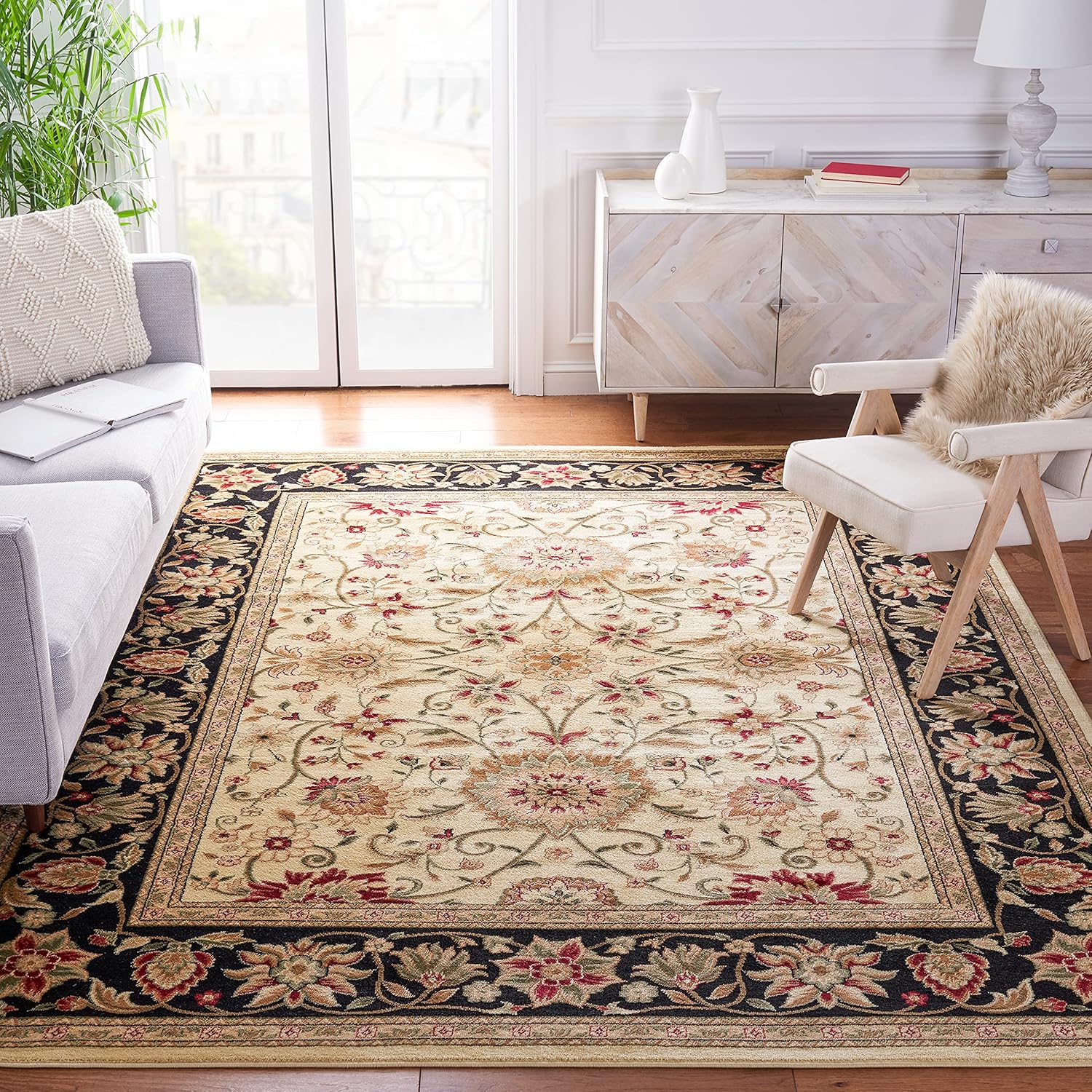 SAFAVIEH Lyndhurst Collection Area Rug - 5'3" x 7'6", Ivory & Red, Traditional Oriental Design, Non-Shedding & Easy Care, Ideal for High Traffic Areas in Living Room, Bedroom (LNH212K)
