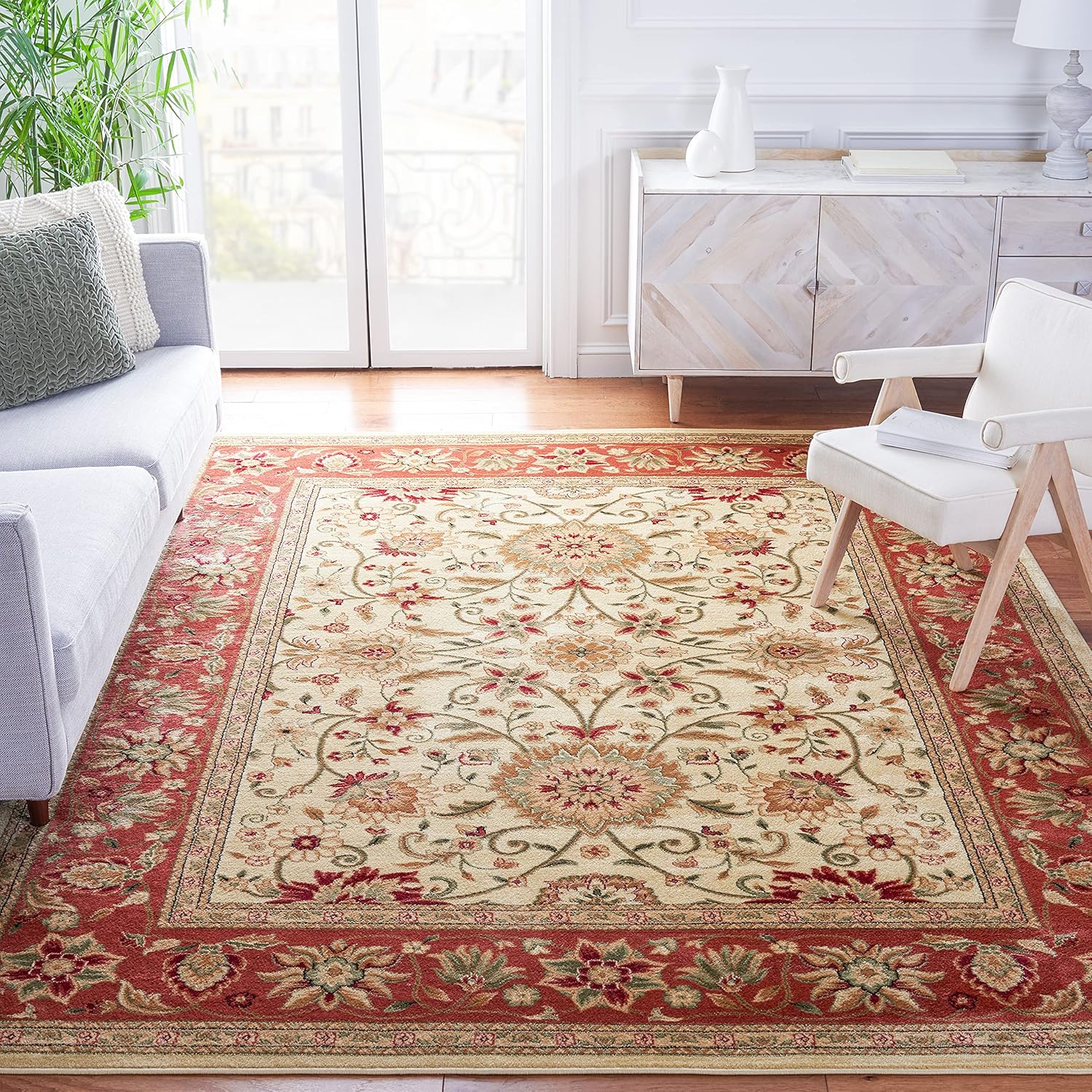 SAFAVIEH Lyndhurst Collection Area Rug - 5'3" x 7'6", Ivory & Red, Traditional Oriental Design, Non-Shedding & Easy Care, Ideal for High Traffic Areas in Living Room, Bedroom (LNH212K)