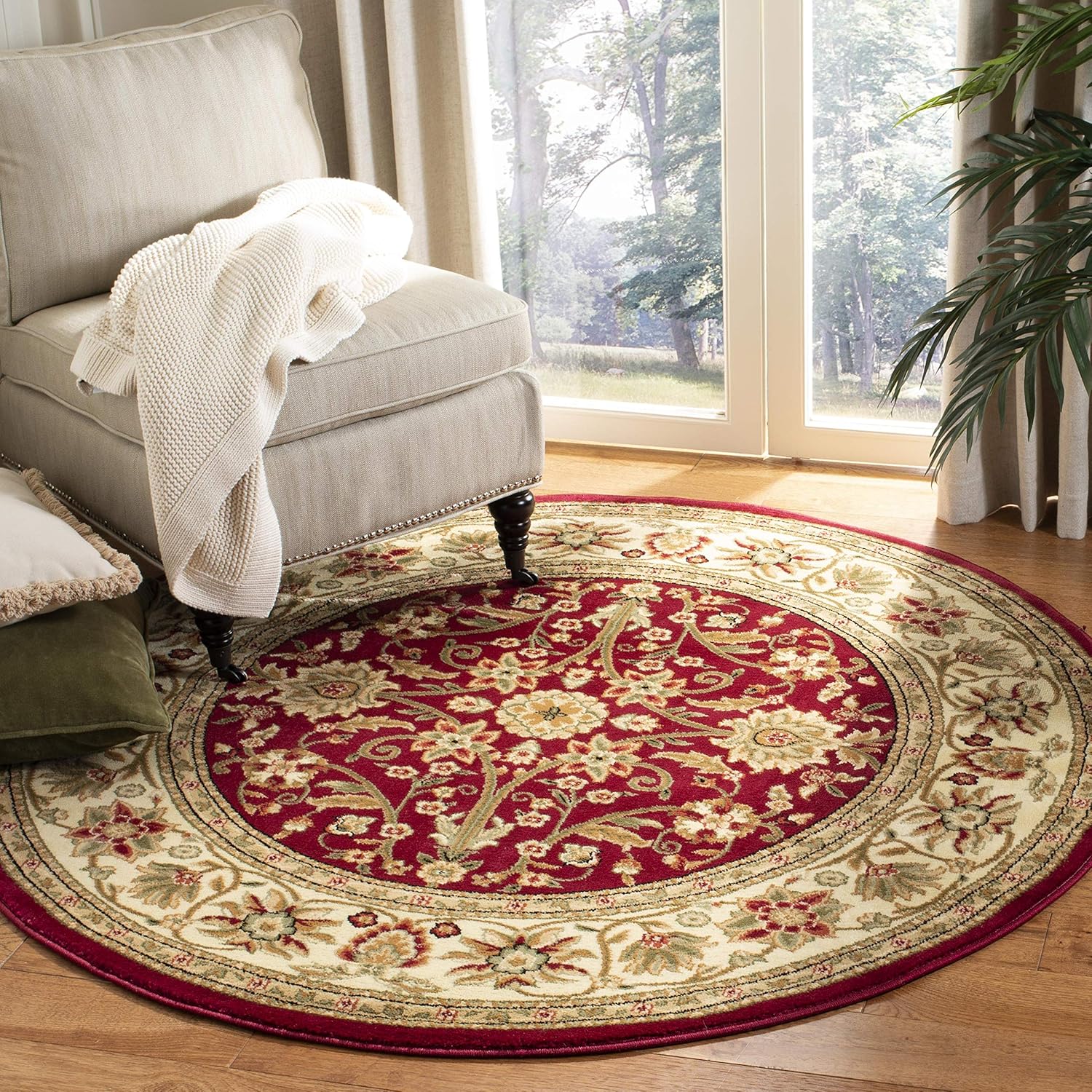 SAFAVIEH Lyndhurst Collection Area Rug - 5'3" x 7'6", Ivory & Red, Traditional Oriental Design, Non-Shedding & Easy Care, Ideal for High Traffic Areas in Living Room, Bedroom (LNH212K)