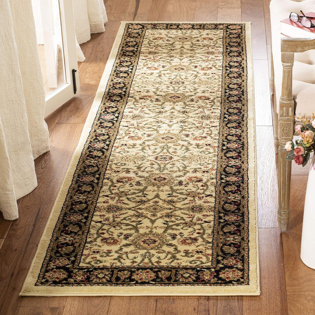 SAFAVIEH Lyndhurst Collection Area Rug - 5'3" x 7'6", Ivory & Red, Traditional Oriental Design, Non-Shedding & Easy Care, Ideal for High Traffic Areas in Living Room, Bedroom (LNH212K)